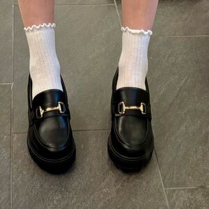 Elegant Black Loafers for Women